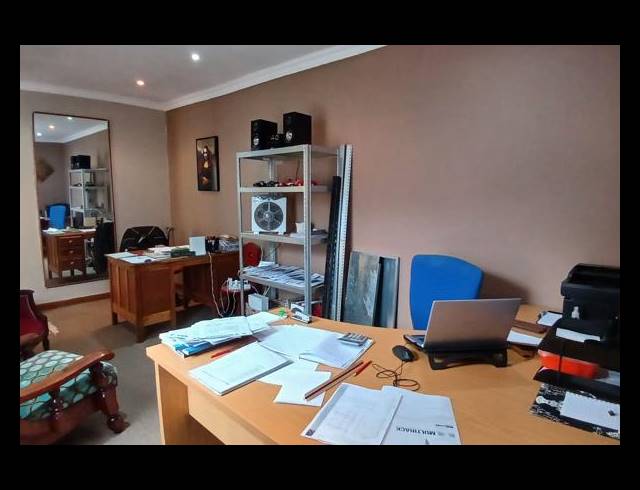 3 BEDROOM FREEHOLD FOR SALE IN ALBERTON NORTH